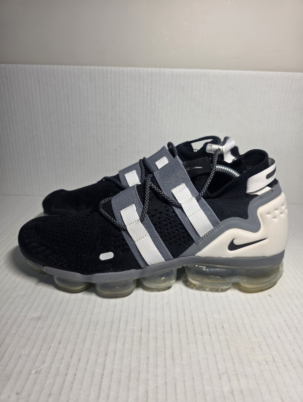 Nike Air VaporMax Utility Shoes Mens Size 10.5 Black Gray Knit Straps AH6834-003